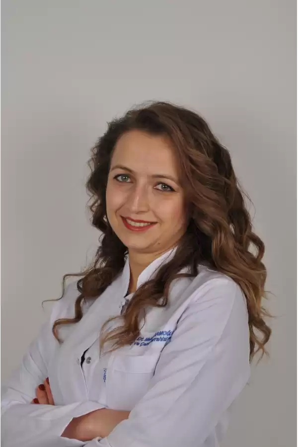 Uzm. Dr. Dt. Melek RAMOĞLU